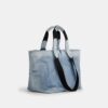 Liten «Tour»-tote-veske i «Loved Denim» med anheng
