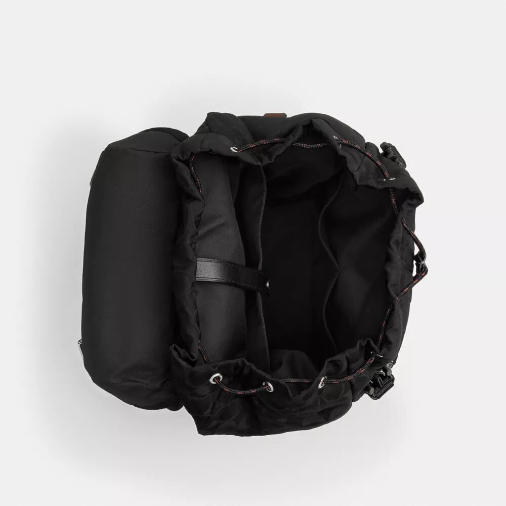 Logan-ryggsekk i signaturnylon