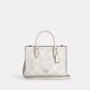 Maggie liten tote-veske i Signature Canvas