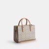 Maggie liten tote-veske i Signature Canvas