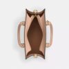 Maggie liten tote-veske i Signature Canvas