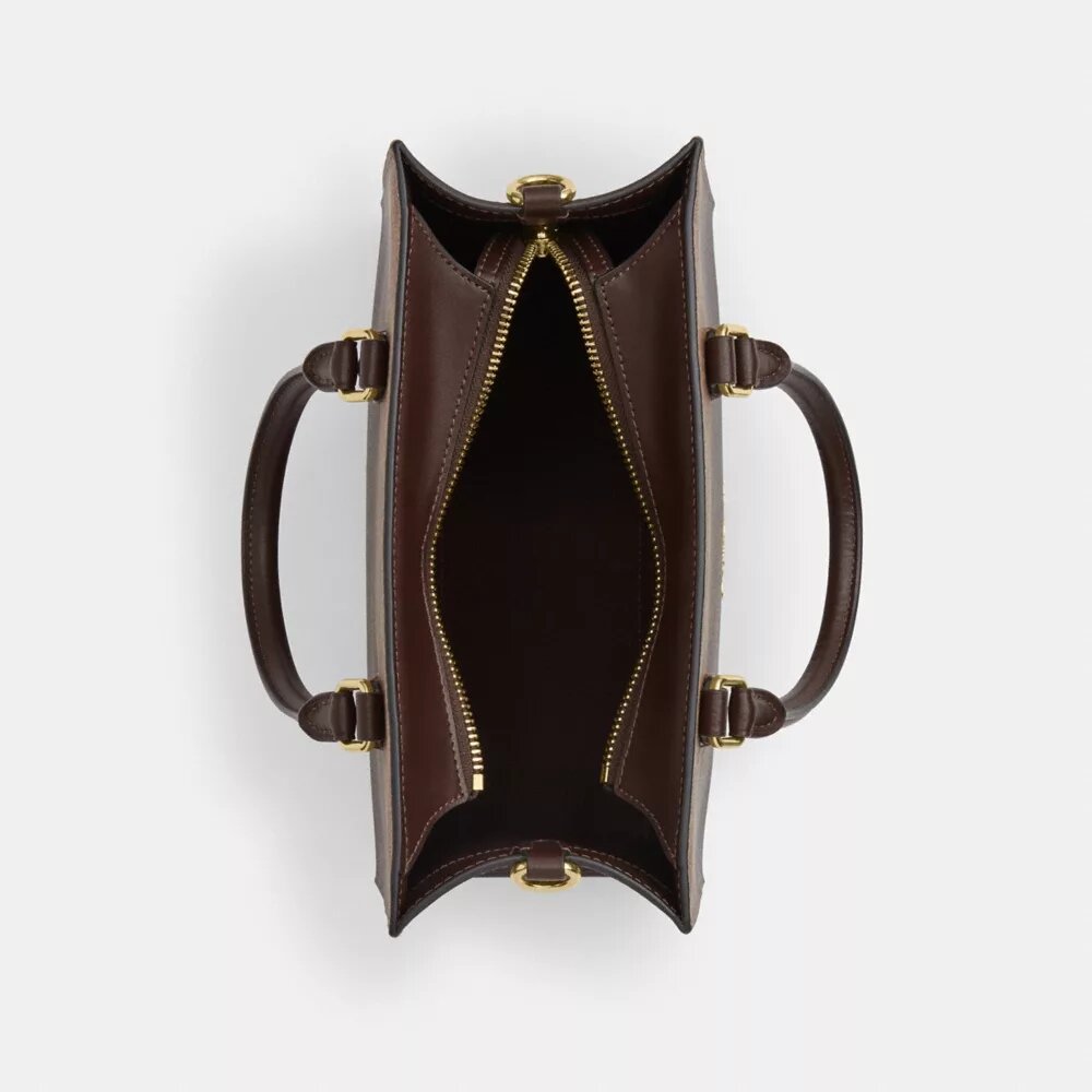 Maggie liten tote-vesker i Ombre Signature Canvas
