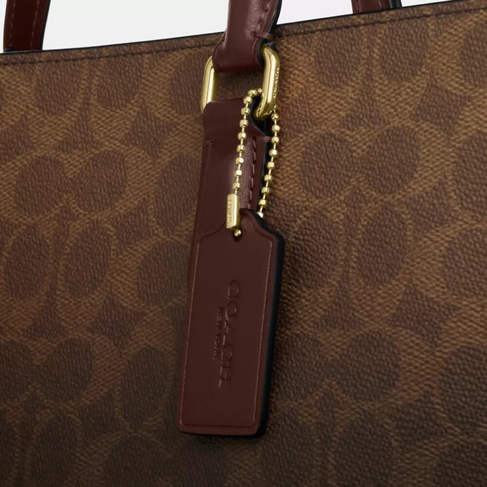 Maggie-tote-veske i Ombre Signature Canvas