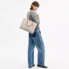Maggie-tote-veske i Signature Canvas