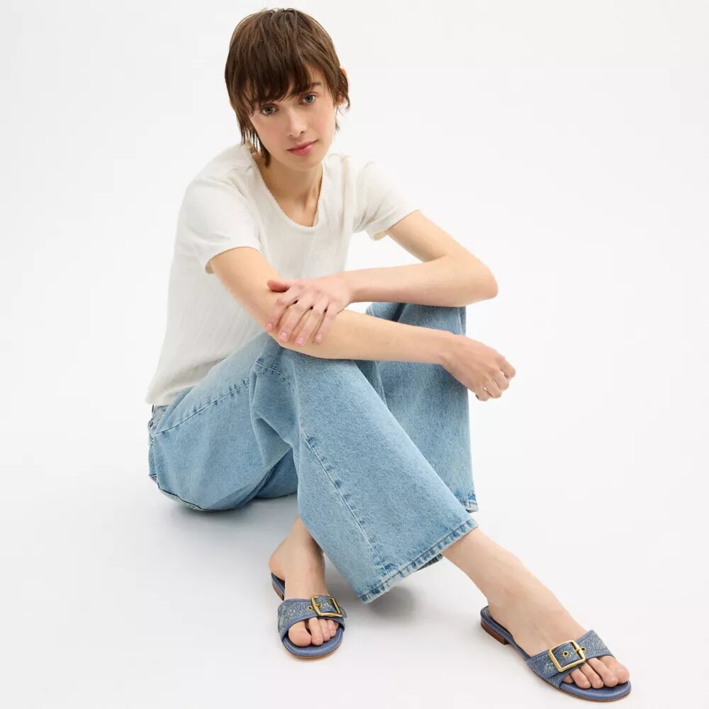 Margot-sandalen i Crystal Signature Denim