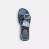 Margot-sandaler i tre med vår karakteristiske denim-patchwork