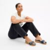 Margot-sandaler i tre med vår karakteristiske denim-patchwork