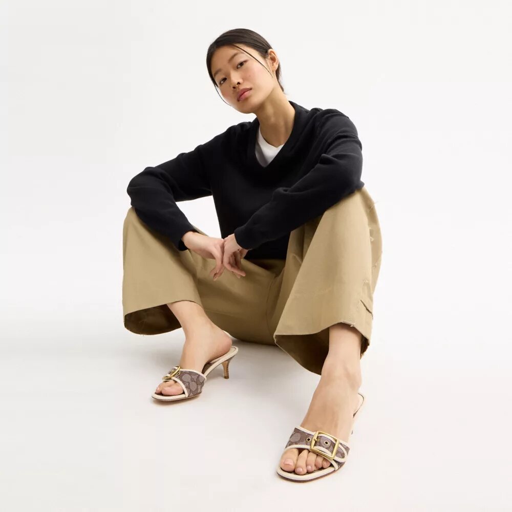 Margot-sandaler i vår karakteristiske jacquard