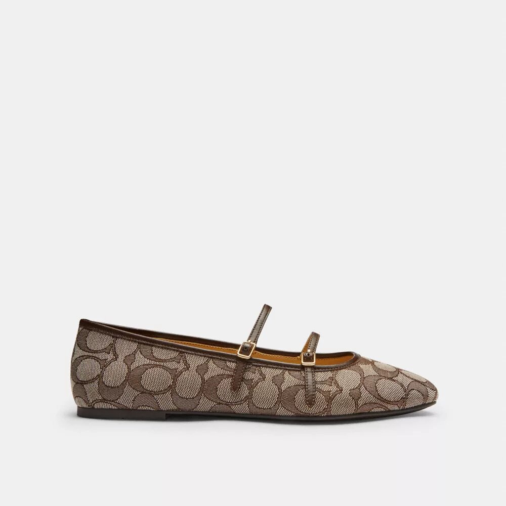 Mary Janes med dobbel spenne i vår karakteristiske jacquard