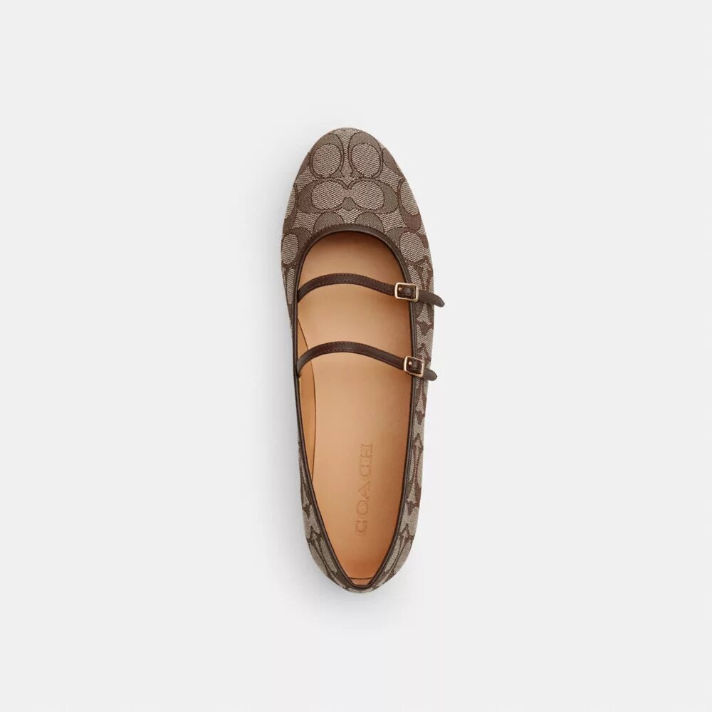 Mary Janes med dobbel spenne i vår karakteristiske jacquard