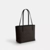 Mellomstor City-tote i Signature Canvas