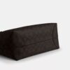 Mellomstor City-tote i Signature Canvas