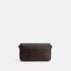 Mila-crossbody-veske i Signature Canvas