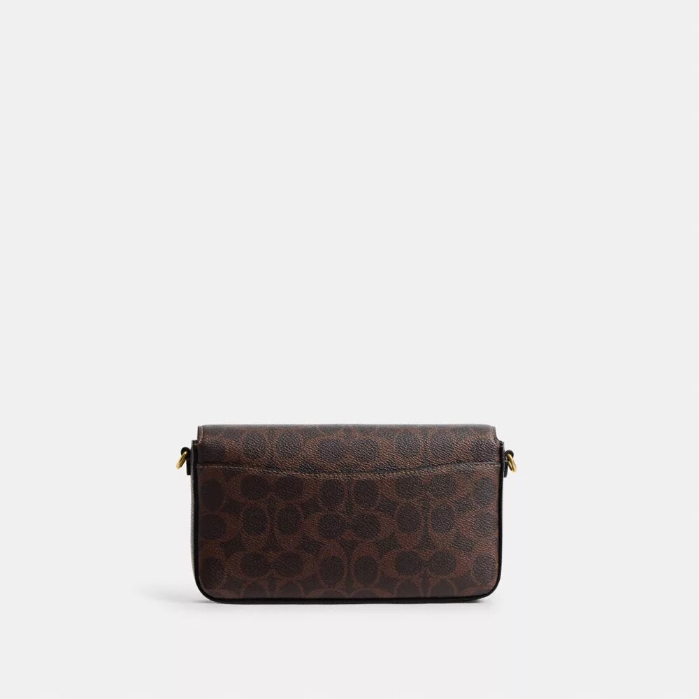 Mila-crossbody-veske i Signature Canvas