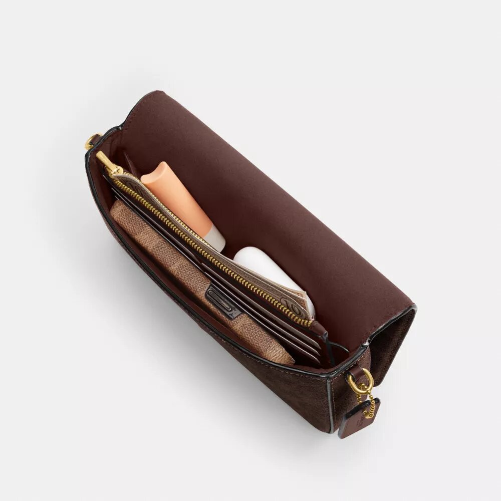 Mila-crossbody-veske i Signature Canvas
