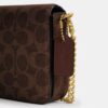 Mila-crossbody-veske i Signature Canvas