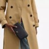 Mila-crossbody-veske med Signature Canvas