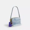 Mini Carey-crossbody-veske i «Loved Denim» med anheng