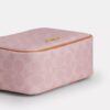Mini Carey-crossbody-veske med kryssrem i Signature Canvas med anheng