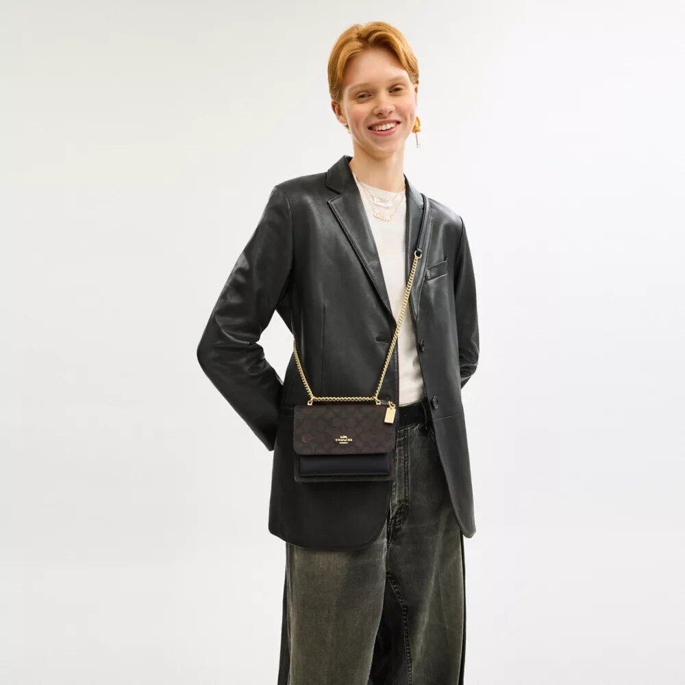 Mini Klare-crossbody-veske i Signature Canvas