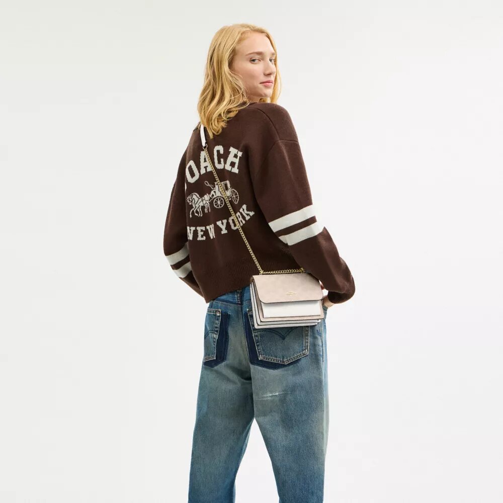 Mini Klare-crossbody-veske i Signature Canvas