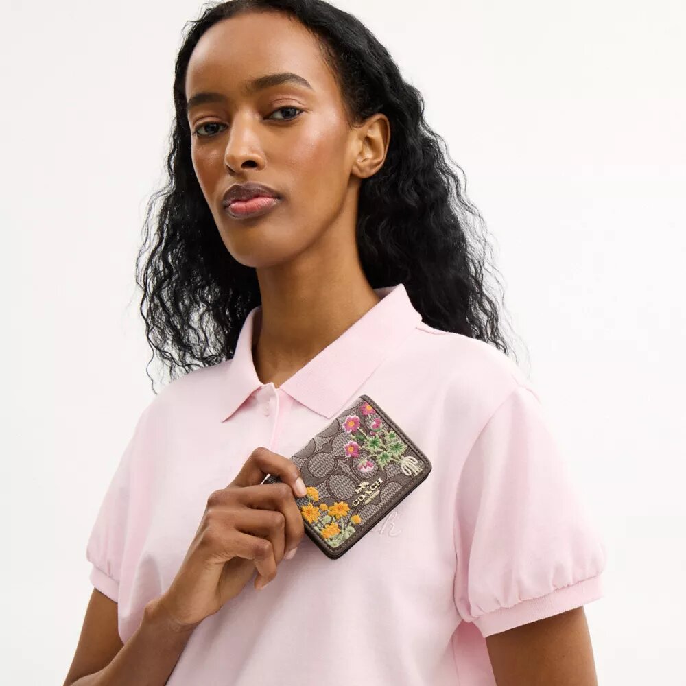 Mini-lommebok på kjede i signatur-jacquard med blomsterbroderi