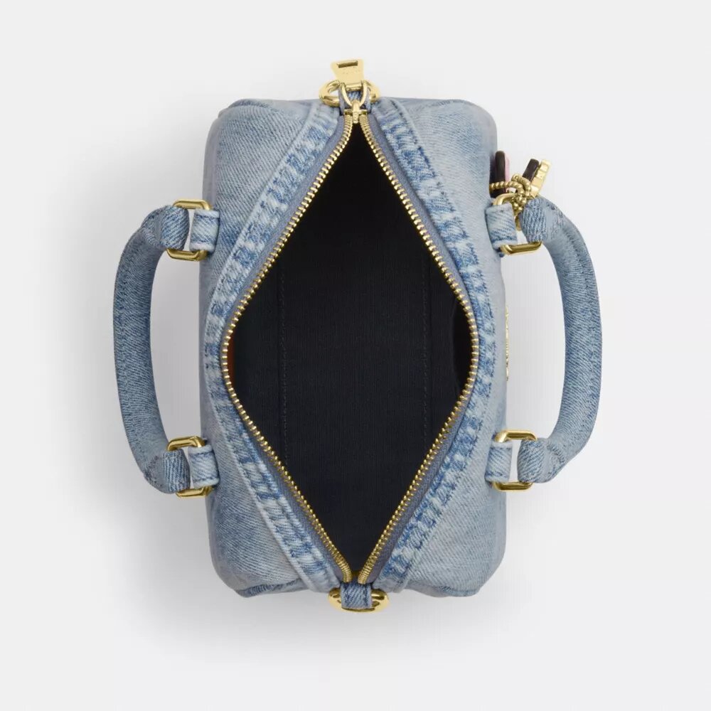 Mini Rowan-crossbody-veske i «Loved Denim» med anheng