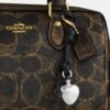 Mini Rowan-crossbody-veske med kryssrem i «Loved Signature Canvas»-kanvas med anheng