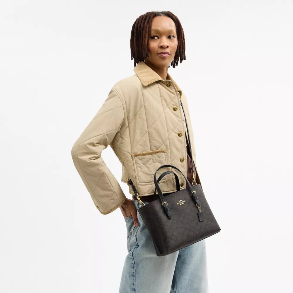 Mollie-tote-veske 25 i Signature Canvas