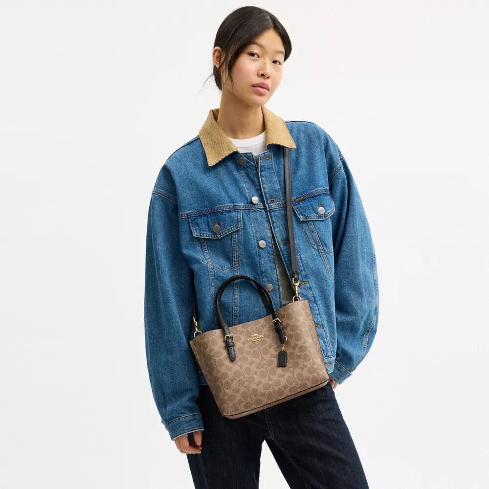 Mollie-tote-veske 25 i Signature Canvas