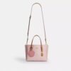 Mollie-tote-veske 25 i Signature Canvas med anheng
