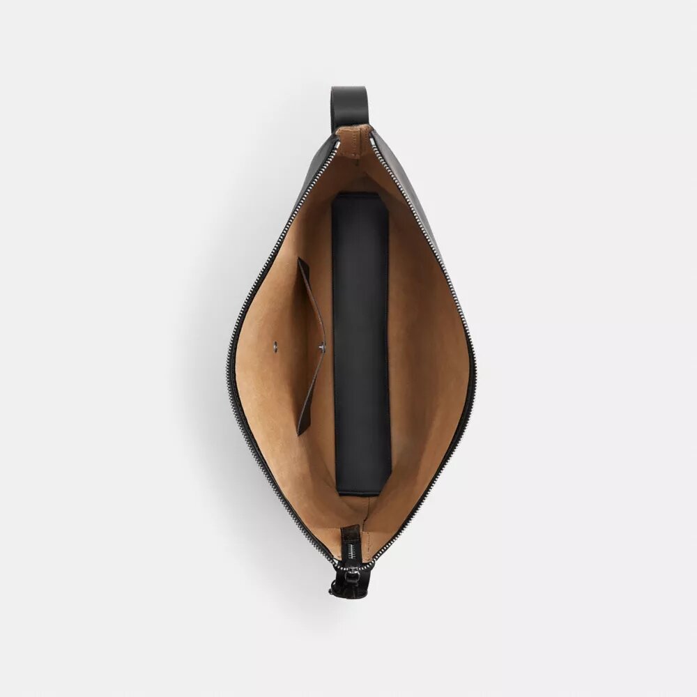 Mott-messengerveske i «Loved Leather»