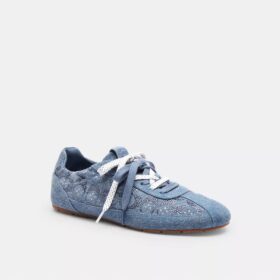 Myke sneakers i vår karakteristiske denim