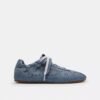 Myke sneakers i vår karakteristiske denim