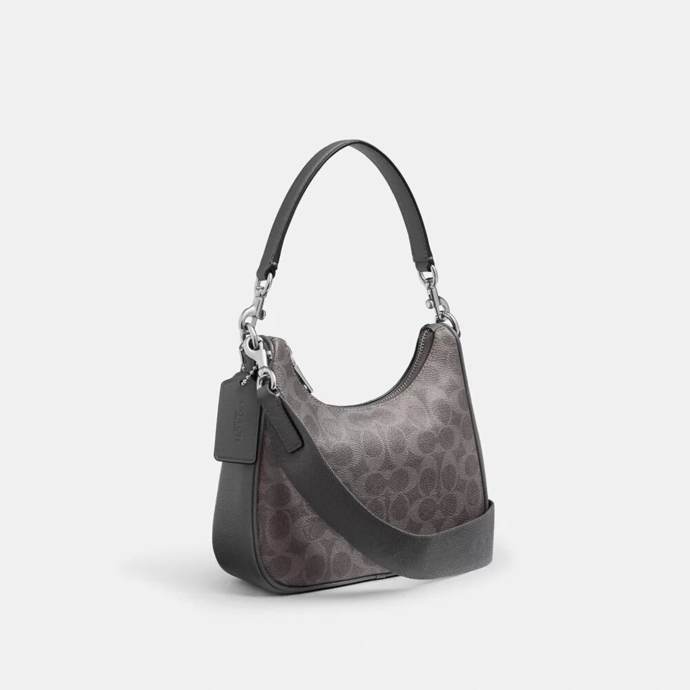 Nolan Hobo-veske i Signature Canvas