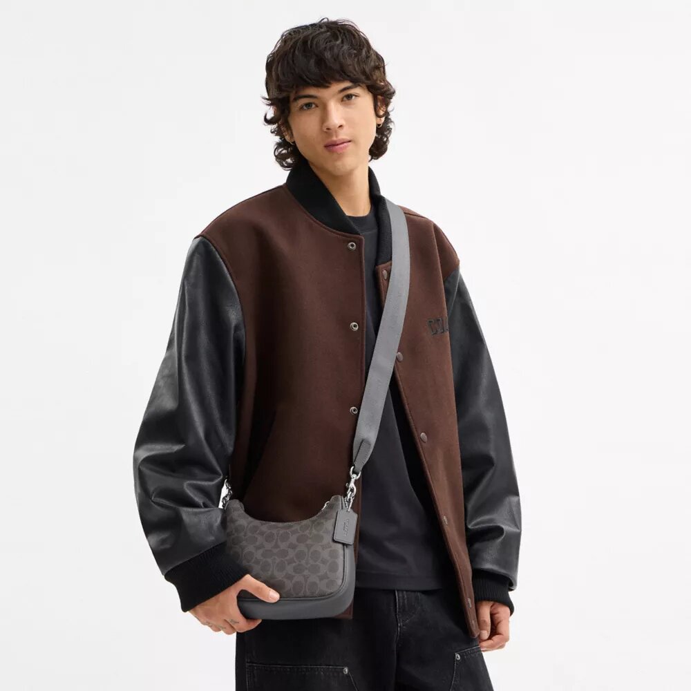 Nolan Hobo-veske i Signature Canvas