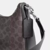 Nolan Hobo-veske i Signature Canvas