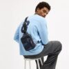 Racer-skulderveske i Signature Camo-mønster