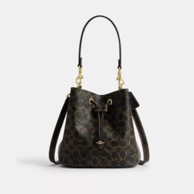 Rowan-bucketbag i «Loved Signature Canvas»-kanvas med anheng