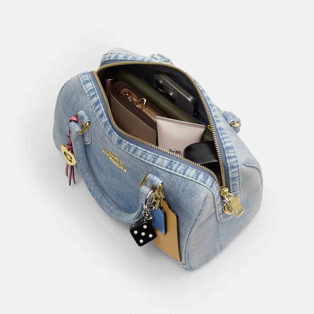 Rowan-skolesekk i «Loved Denim» med anheng