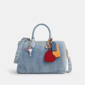 Rowan stor skulderveske i «Loved Denim» med anheng