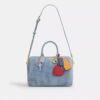 Rowan stor skulderveske i «Loved Denim» med anheng