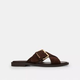 Sandaler med kryssende spenne