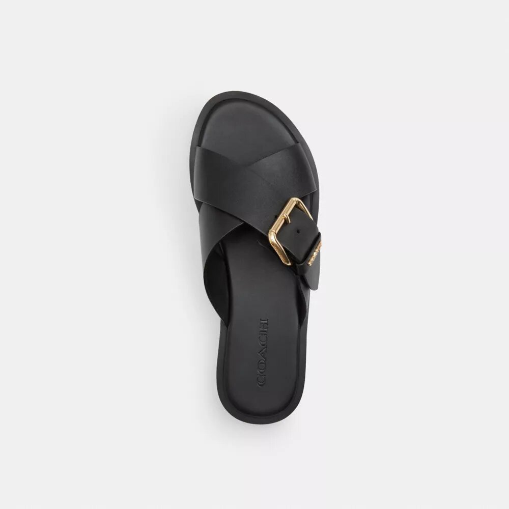 Sandaler med kryssende spenne