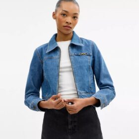 Sculpted C-jakke i krympet denim av økologisk bomull