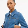 Sculpted C-jakke i krympet denim av økologisk bomull