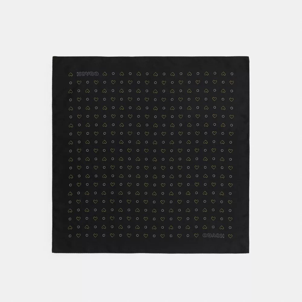 Silkebandana med prikkete hjerteprint