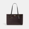 Station-veske i Signature Canvas