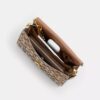 Tabby skulderveske 26 i Crystal Signature Jacquard