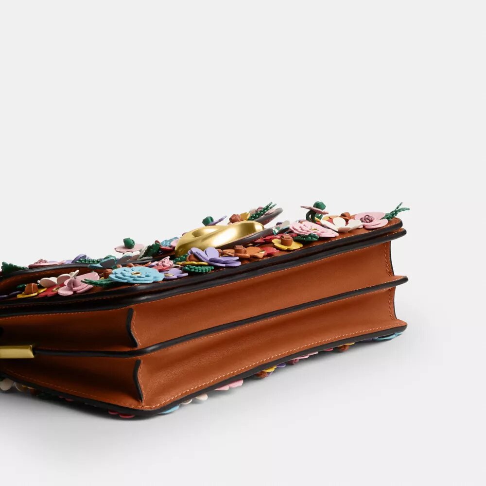 Tabby skulderveske 26 med blomsterapplikasjon